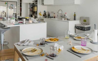 Cuando tienes una fiesta o reunión social y tu cocina queda hecha un desastre